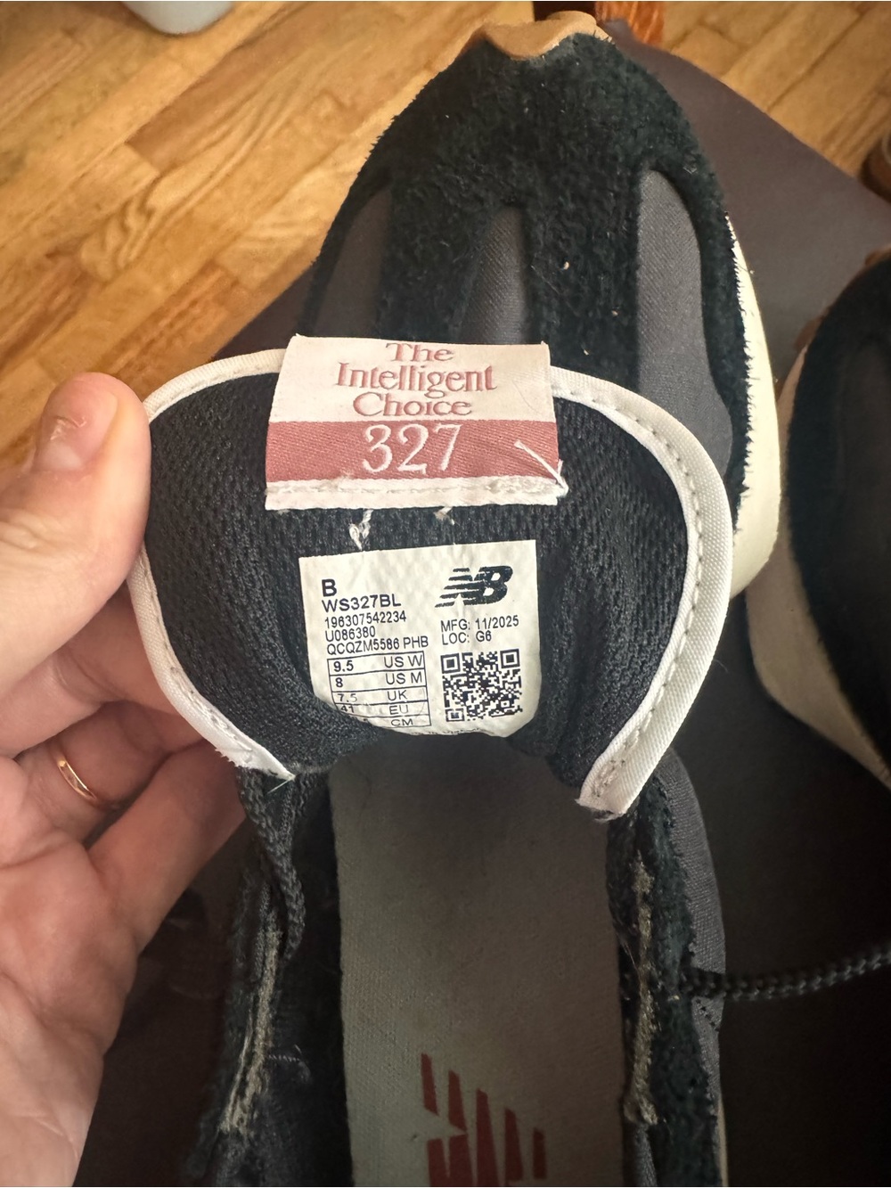 New Balance 327’s - Picture 4 of 8